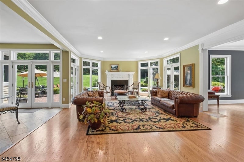 7 Martin Ln