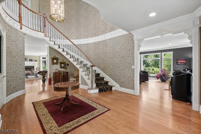 7 Martin Ln
