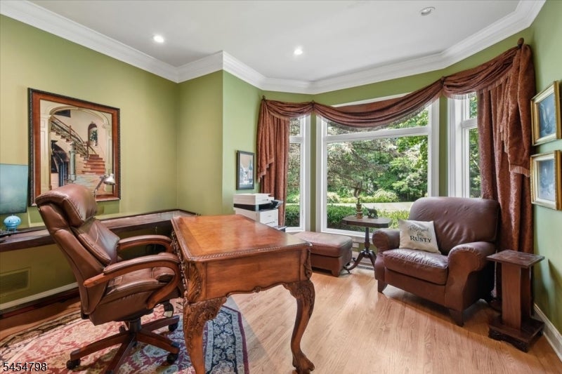 7 Martin Ln