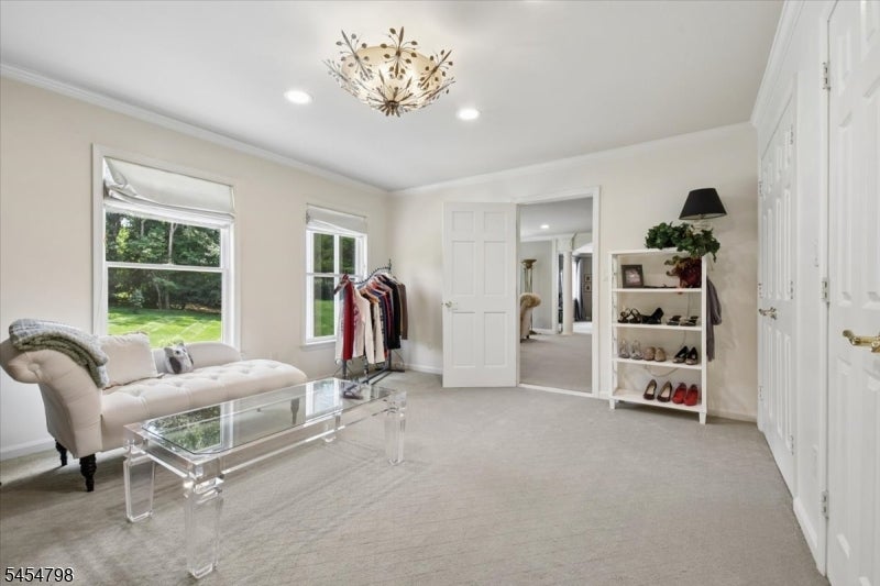 7 Martin Ln