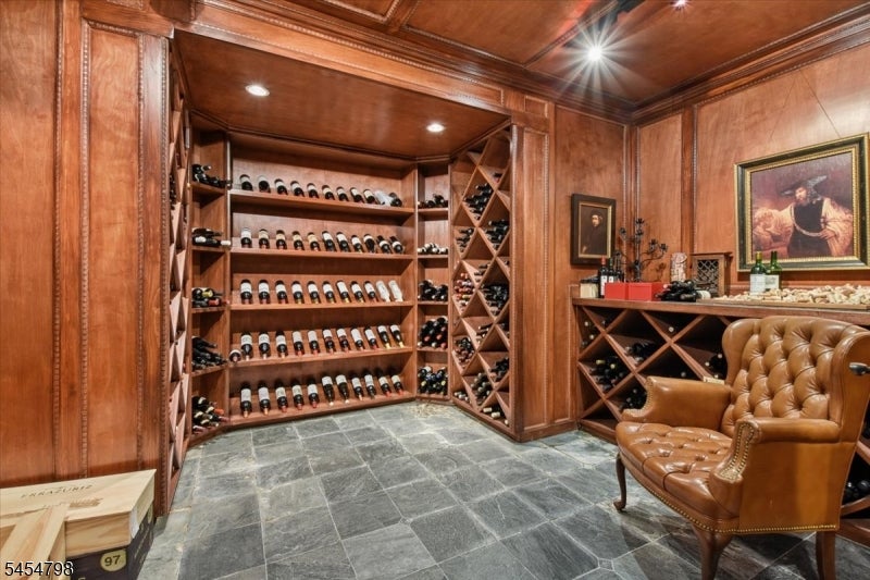 7 Martin Ln