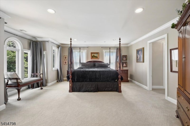 7 Martin Ln