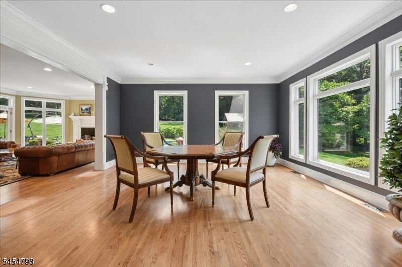7 Martin Ln