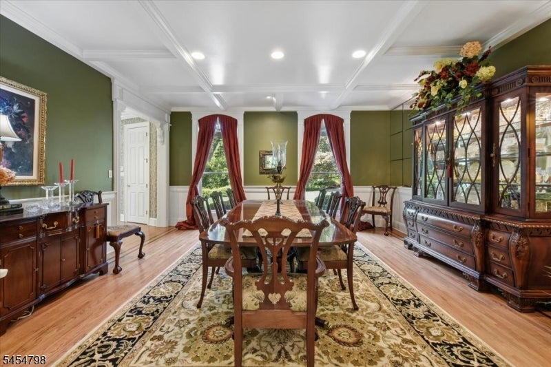 7 Martin Ln