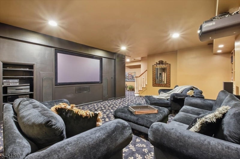 7 Martin Ln