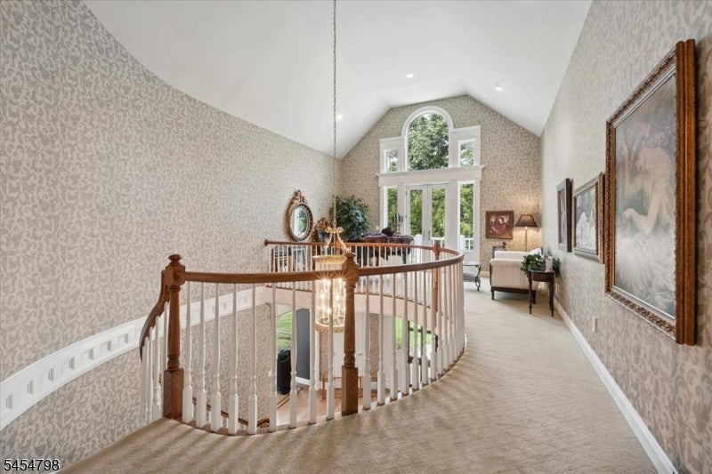 7 Martin Ln