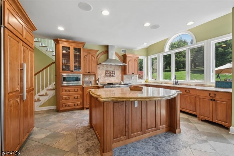 7 Martin Ln