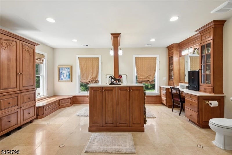 7 Martin Ln