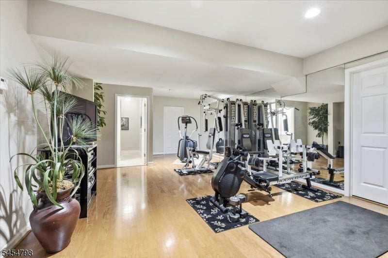 7 Martin Ln