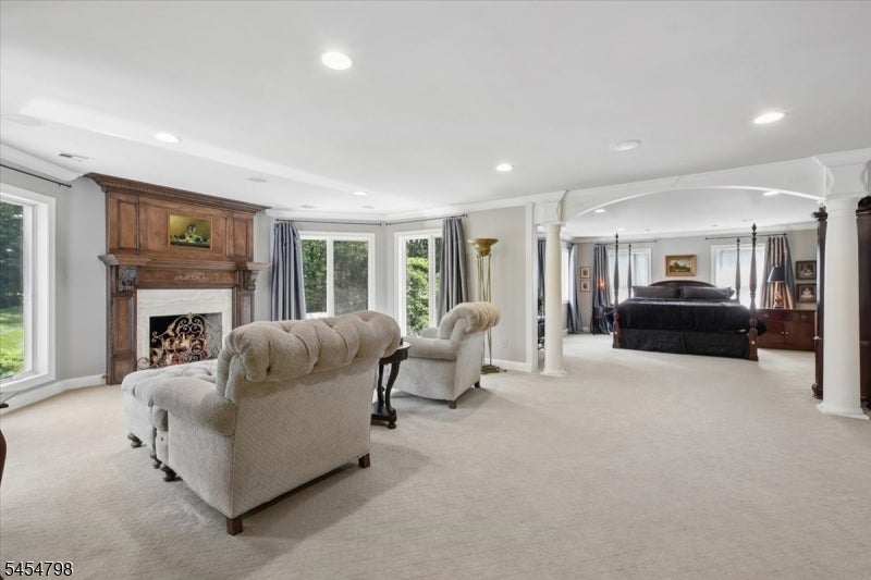 7 Martin Ln
