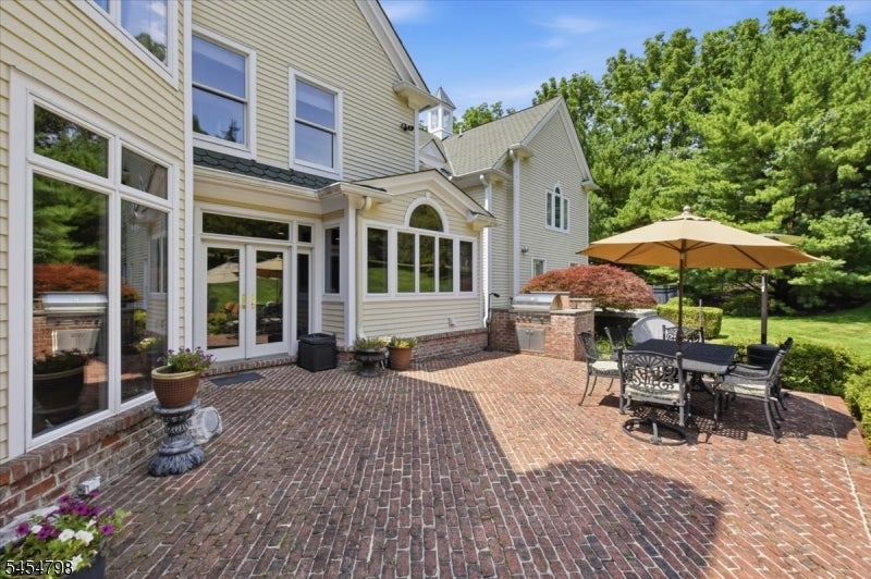 7 Martin Ln