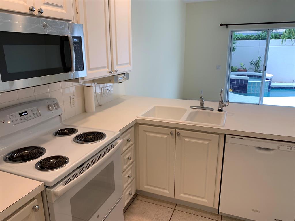 16 Live Oak Circle
