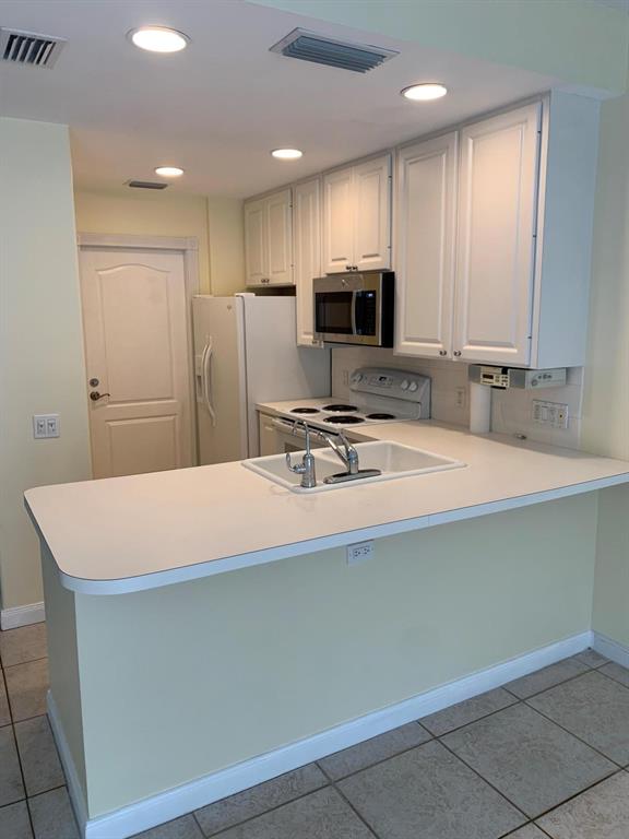 16 Live Oak Circle