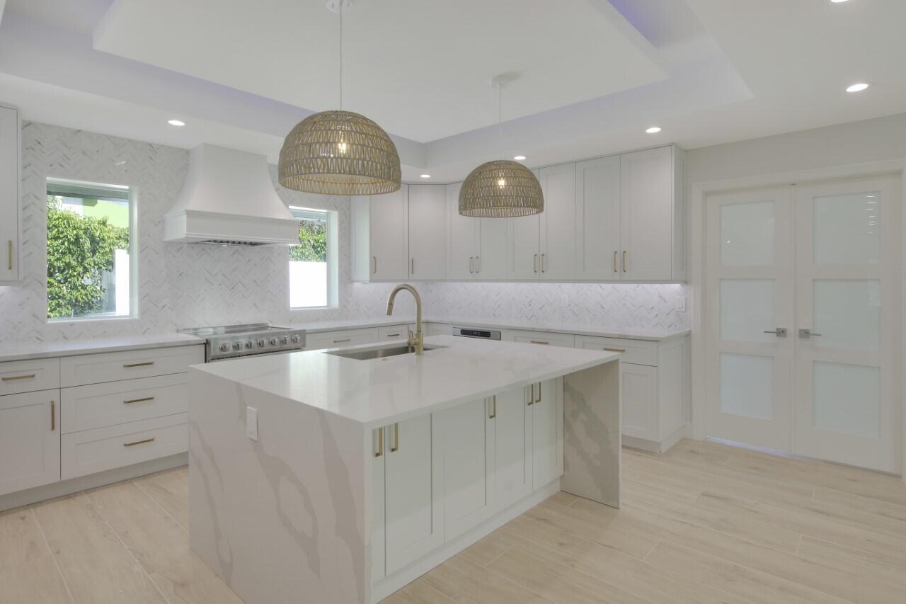 1504 Ocean Way