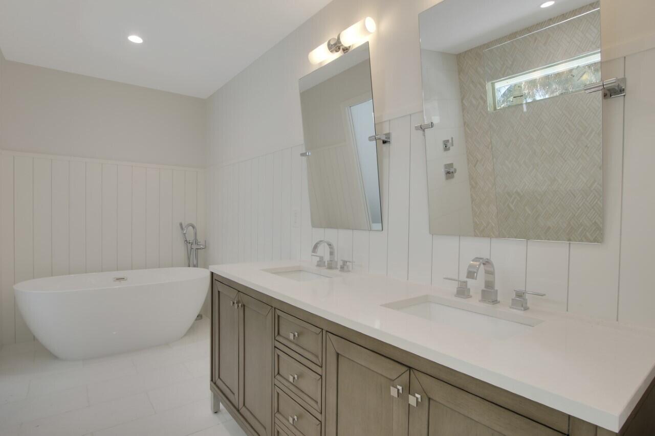 1504 Ocean Way