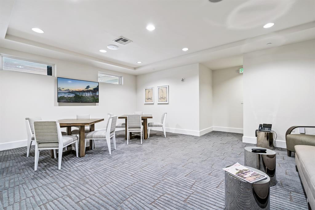 2720 Donald Ross Road 402