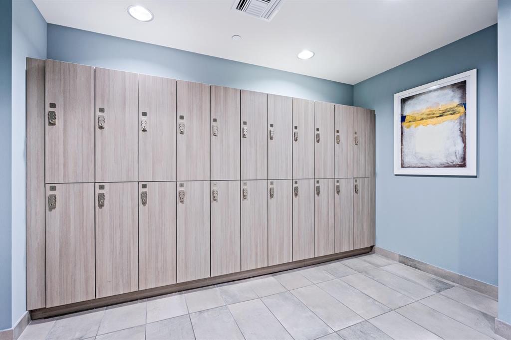 2720 Donald Ross Road 402