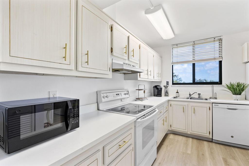 200 Ocean Trail Way 101
