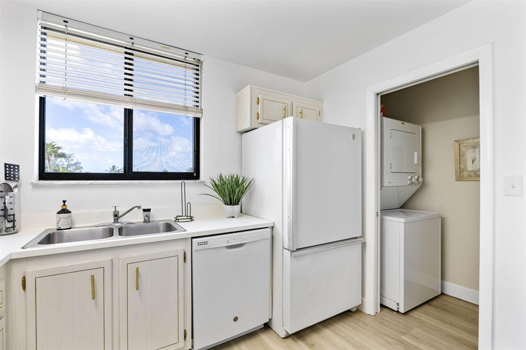200 Ocean Trail Way 101
