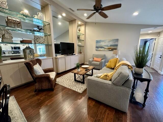 9701 Chapman Oak Court