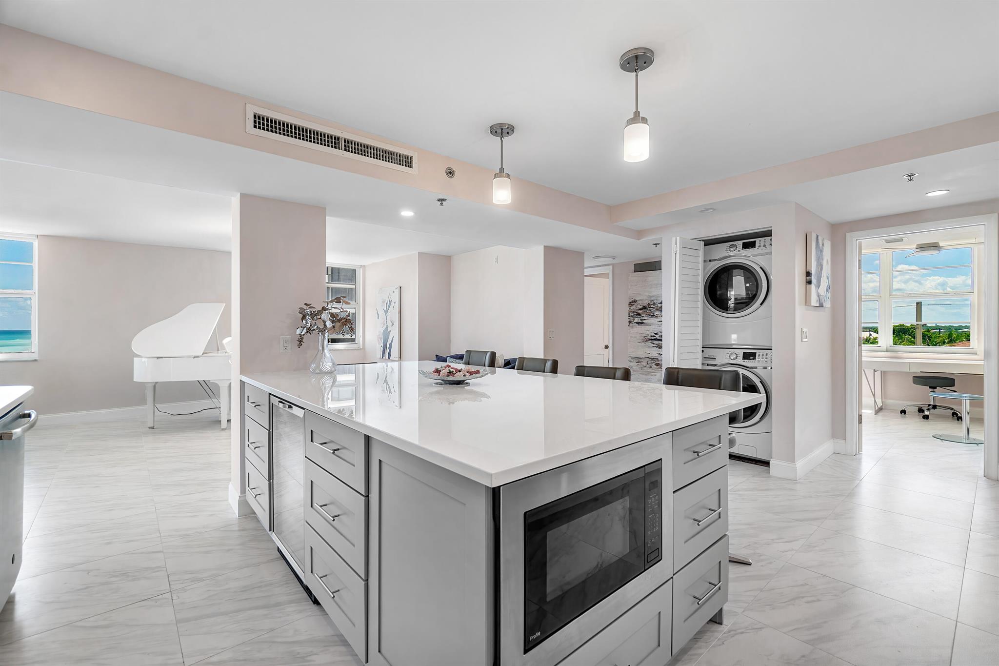 840 Ocean Drive 601