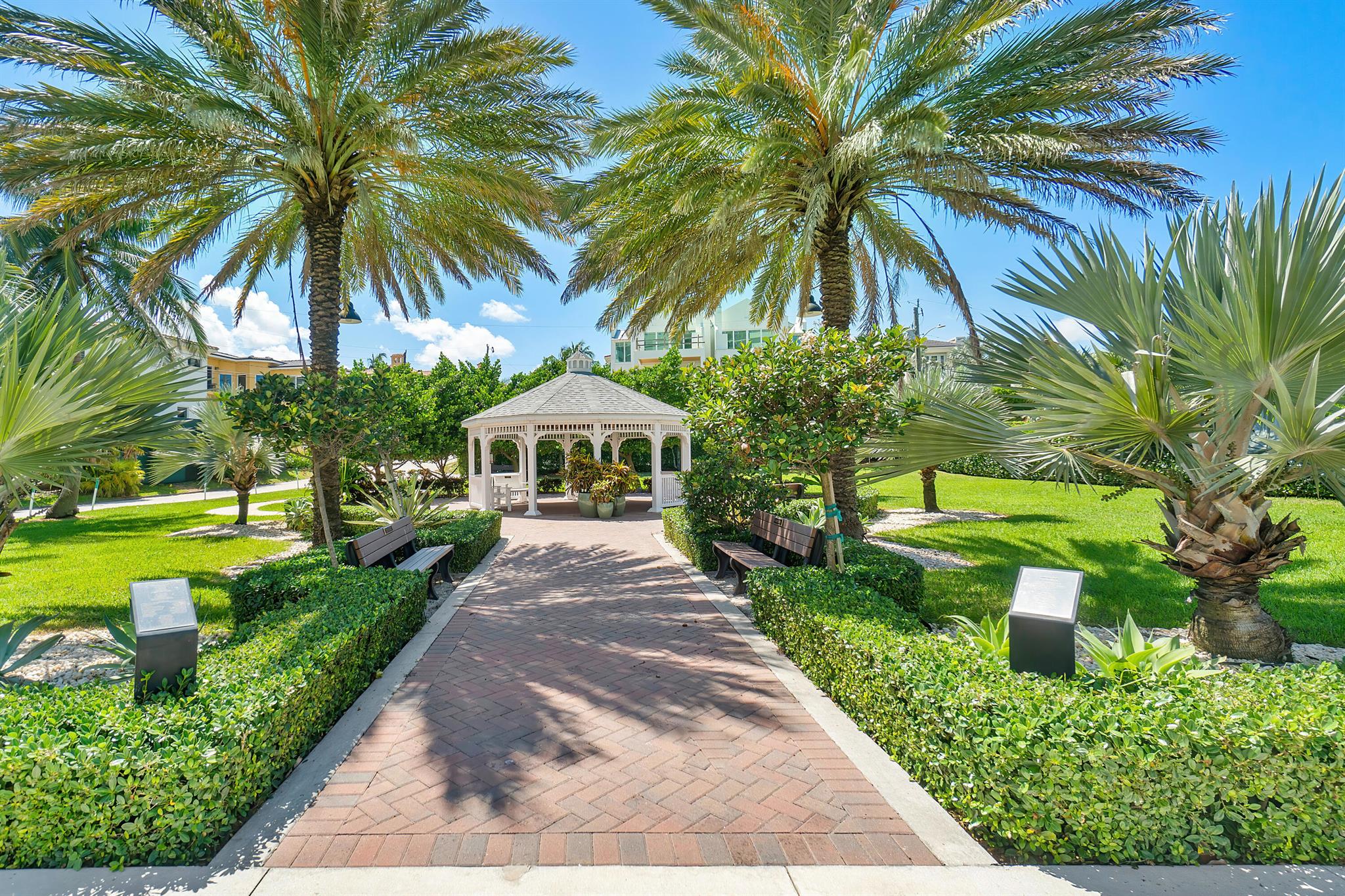 840 Ocean Drive 601
