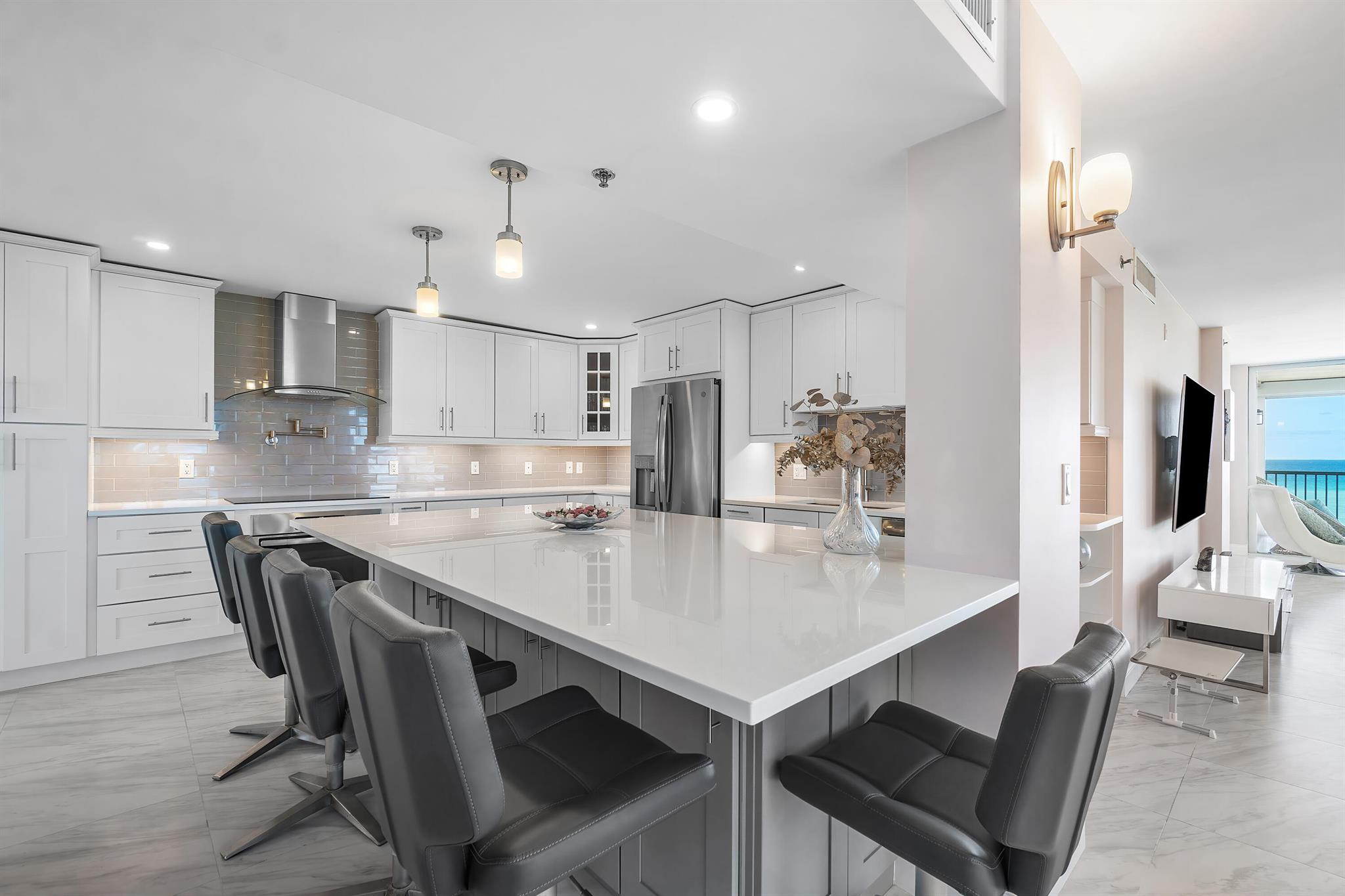 840 Ocean Drive 601
