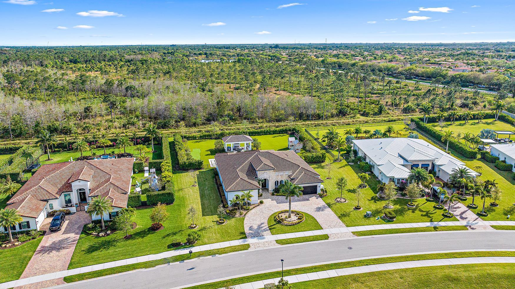 7952 SE Old Plantation Circle
