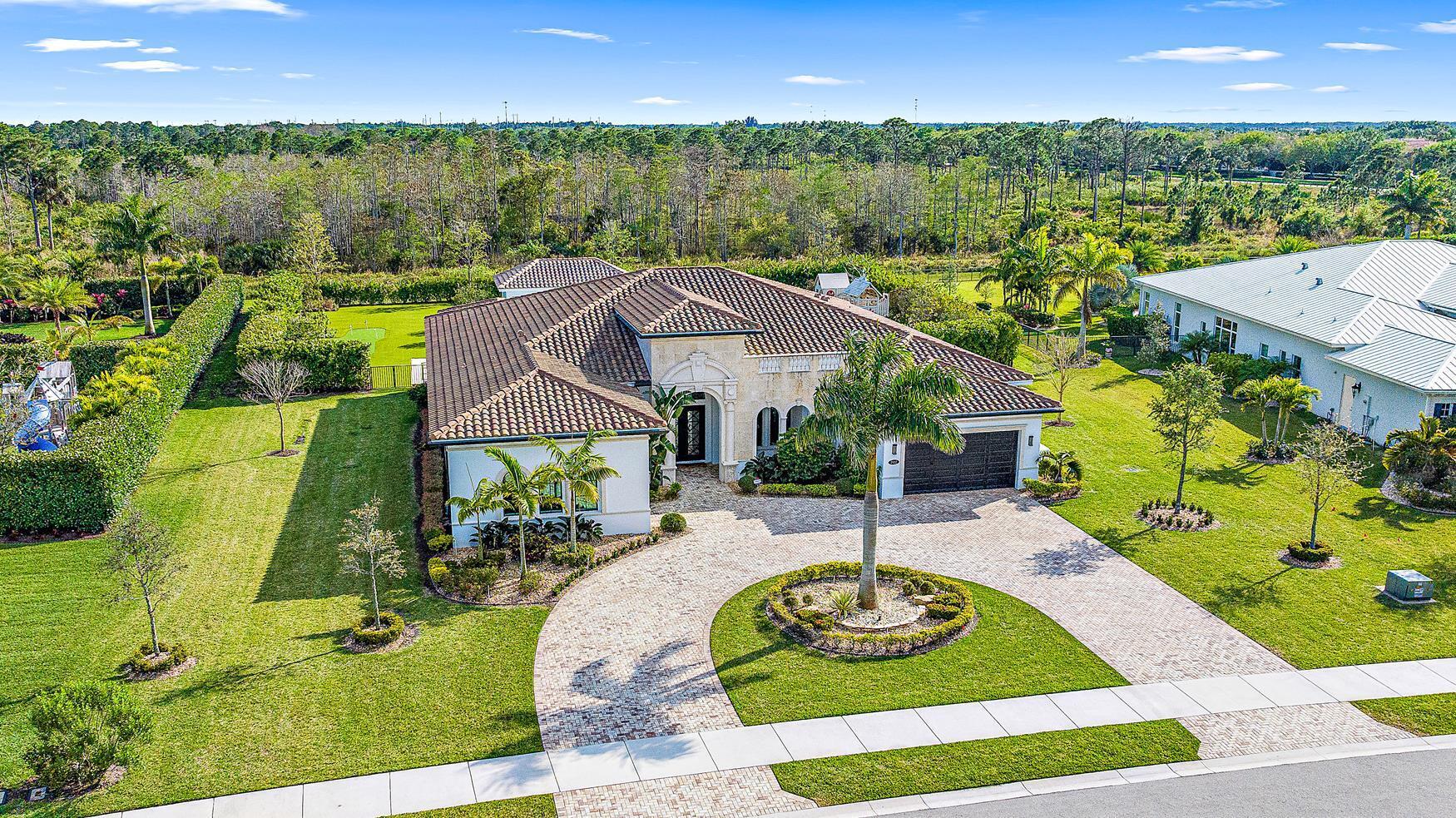 7952 SE Old Plantation Circle