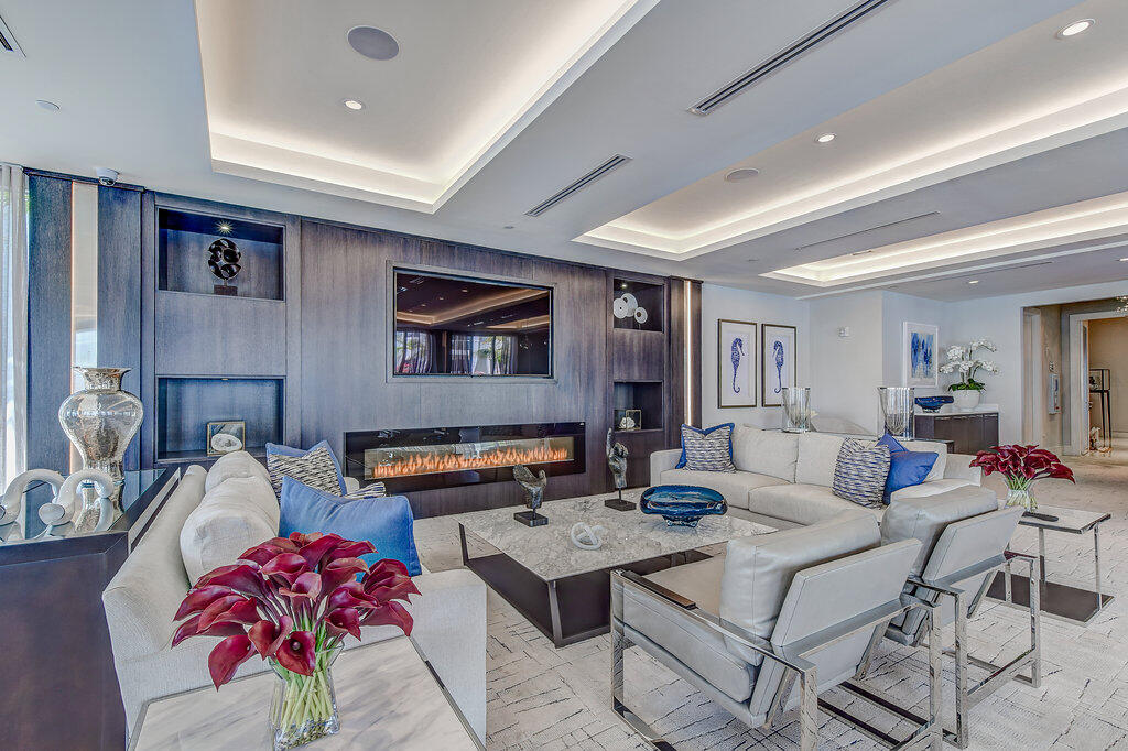1 Water Club Way 901