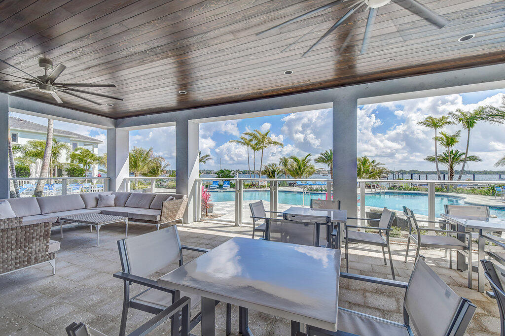 1 Water Club Way 901
