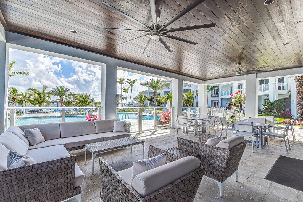 1 Water Club Way 901
