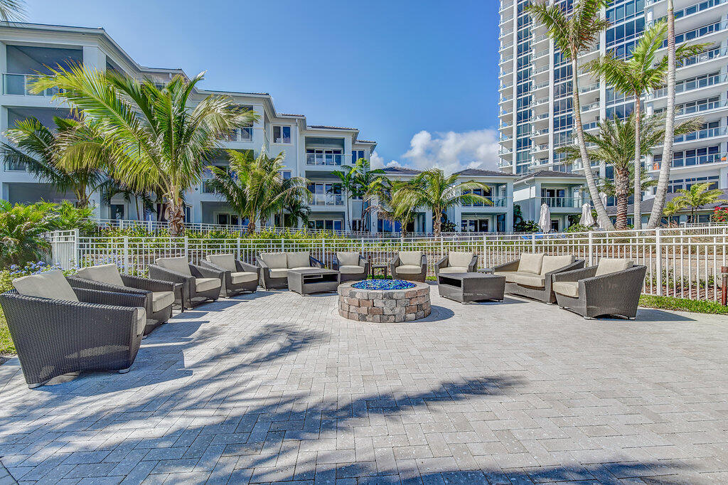 1 Water Club Way 901