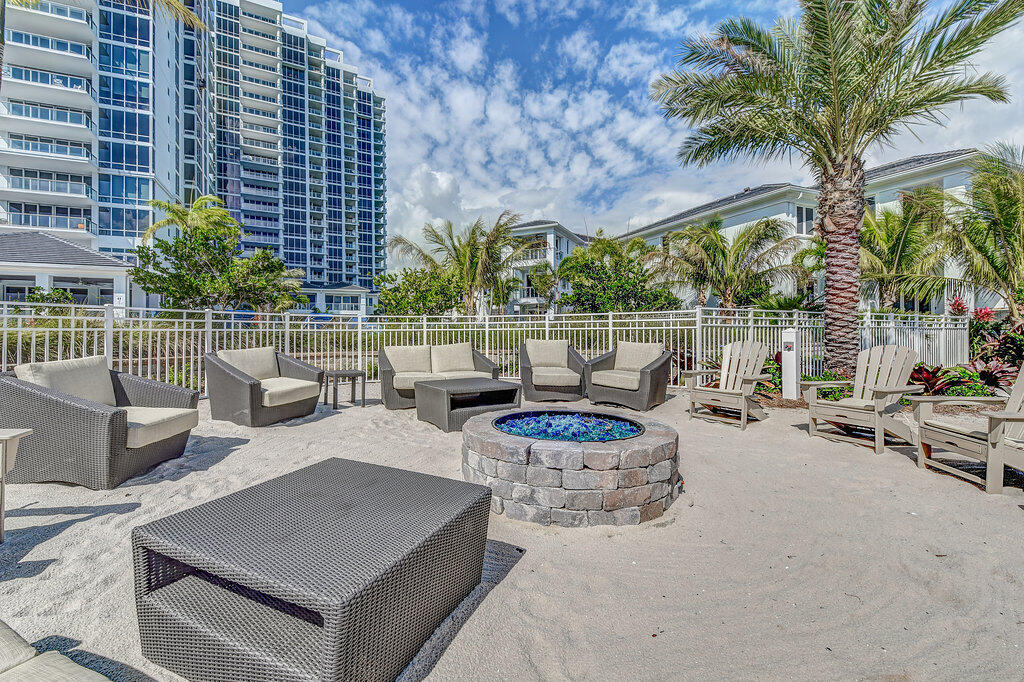 1 Water Club Way 901