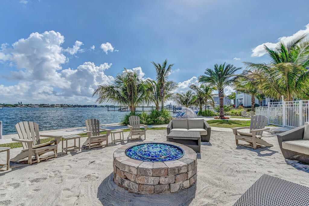1 Water Club Way 901
