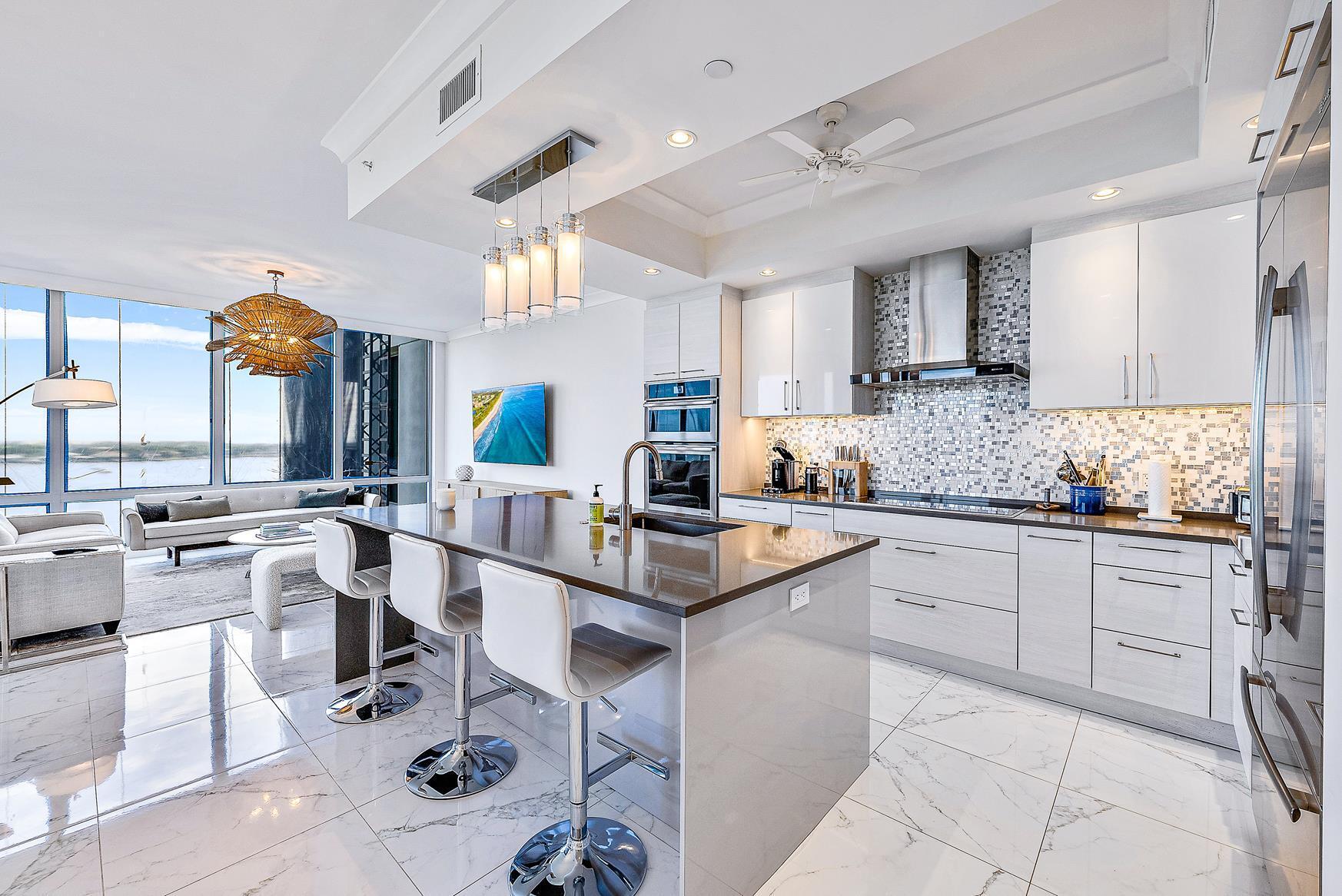 1 Water Club Way 901