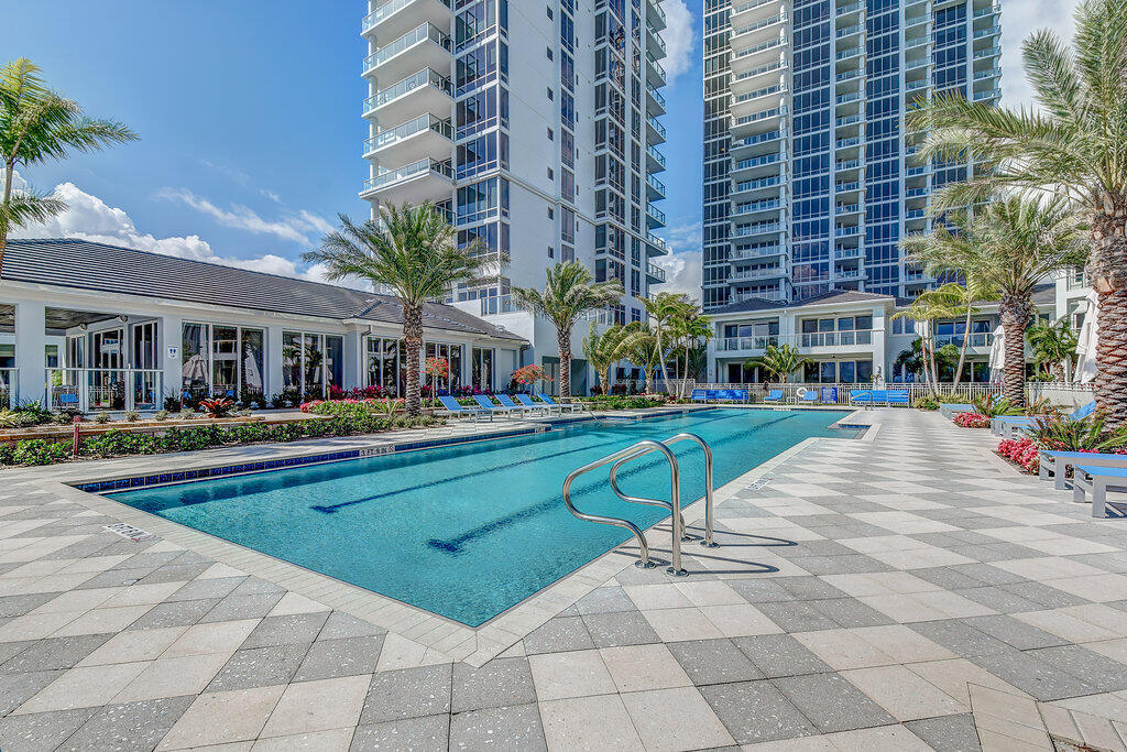 1 Water Club Way 901