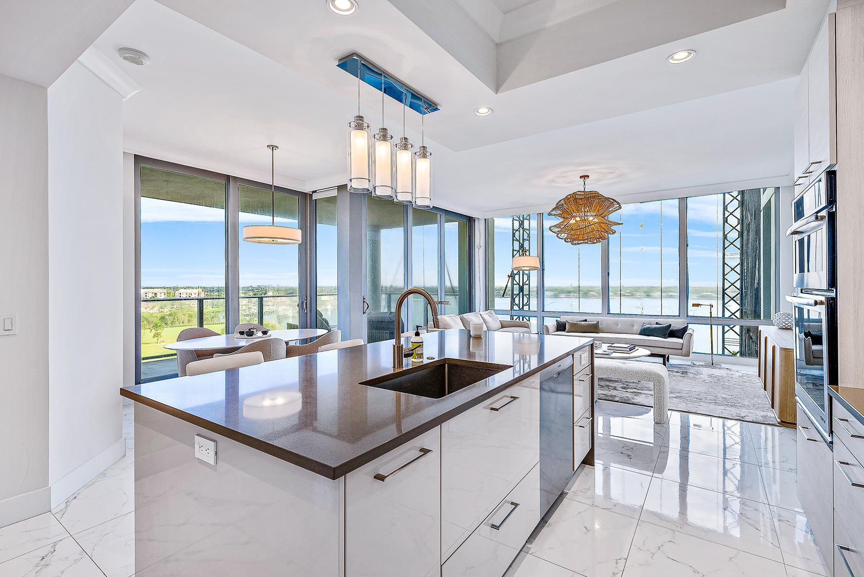 1 Water Club Way 901