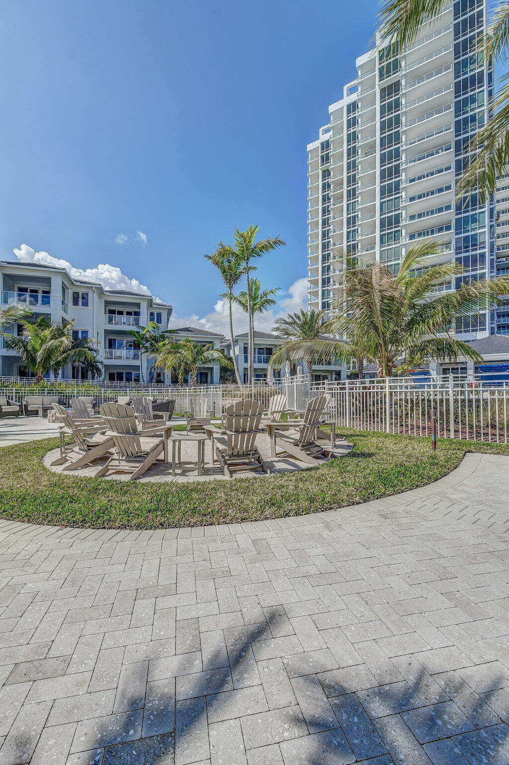 1 Water Club Way 901