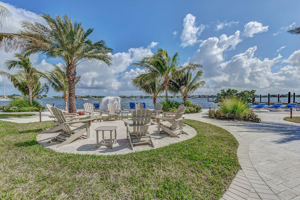 1 Water Club Way 901