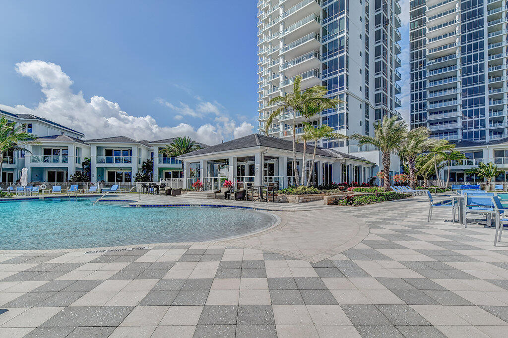 1 Water Club Way 901