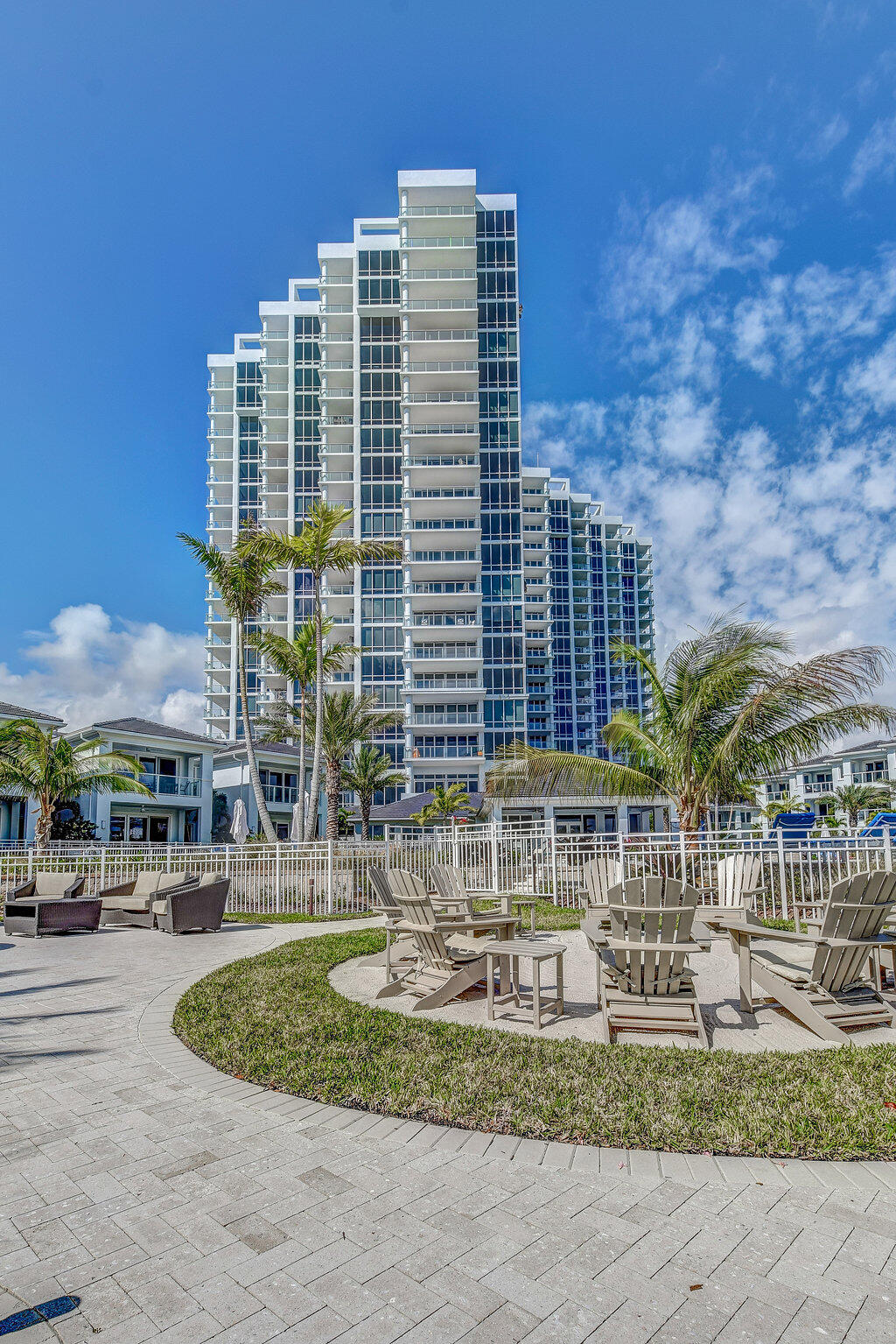 1 Water Club Way 901