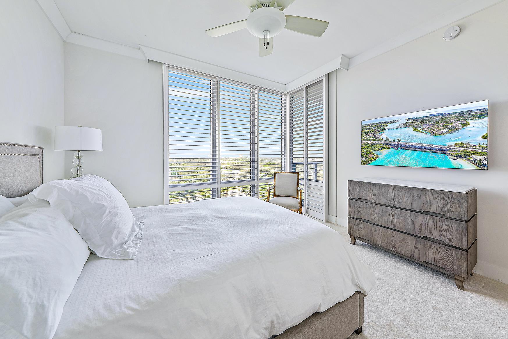1 Water Club Way 901