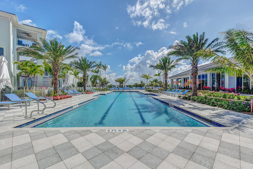 1 Water Club Way 901