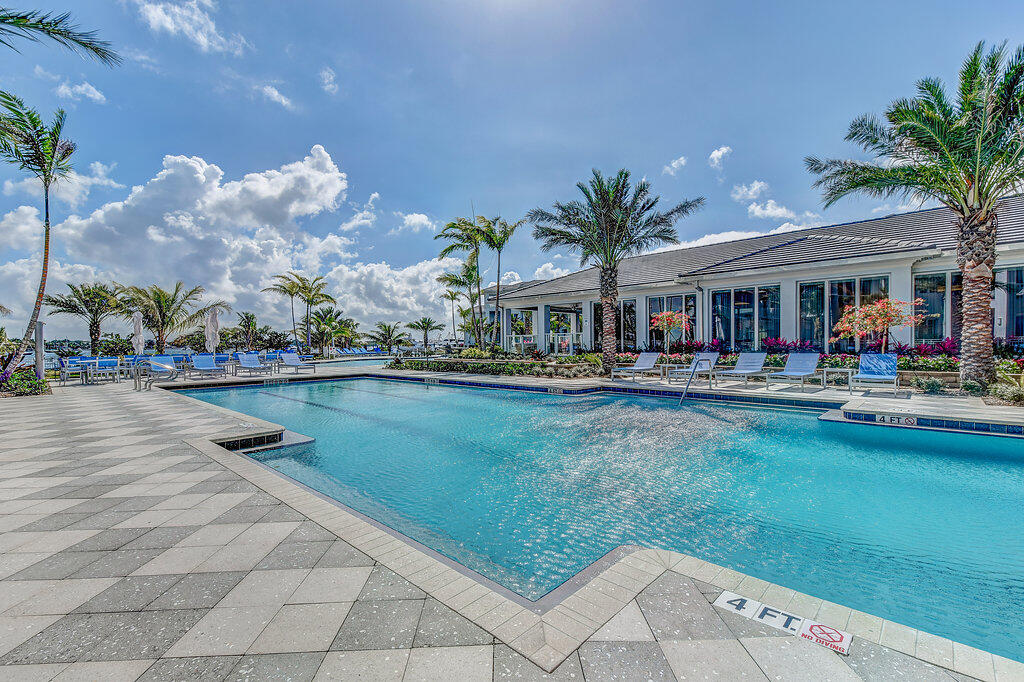 1 Water Club Way 901
