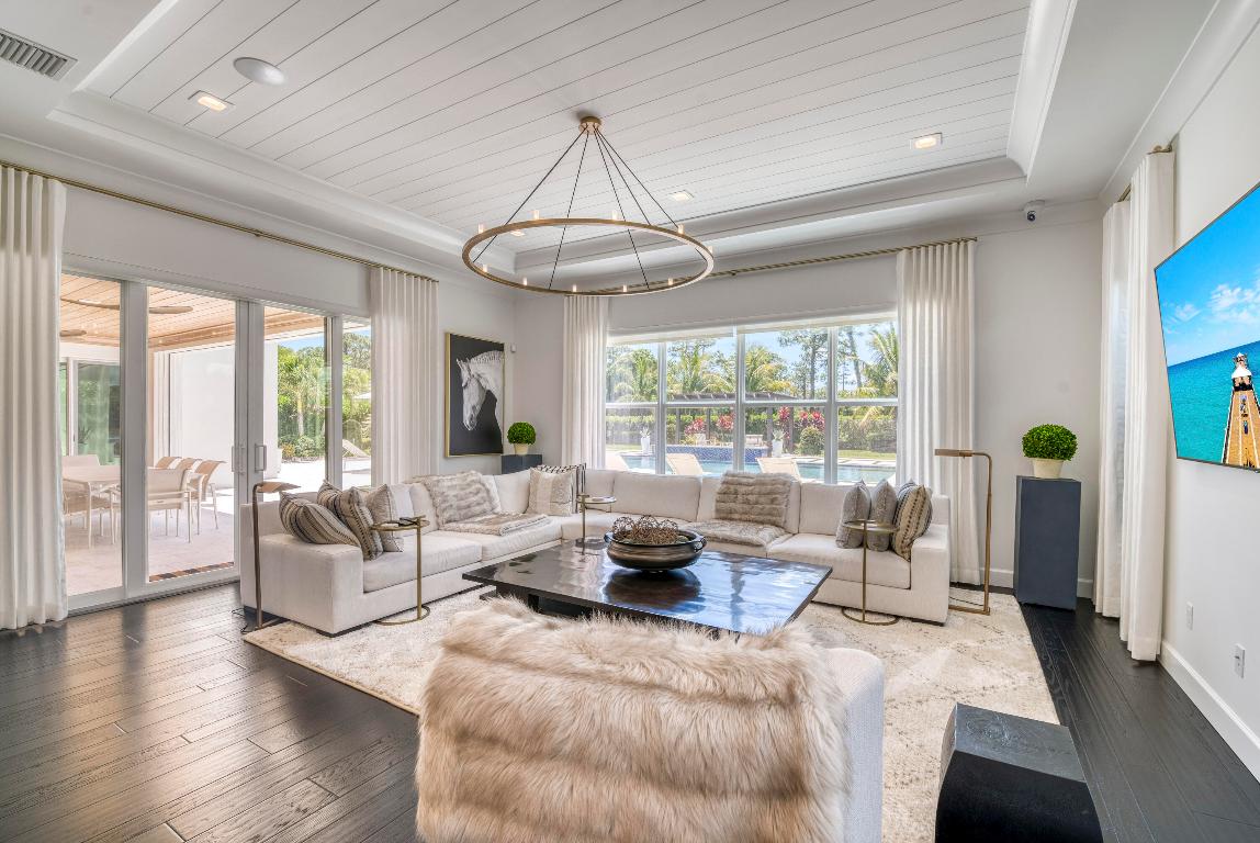 8048 SE Old Plantation Circle