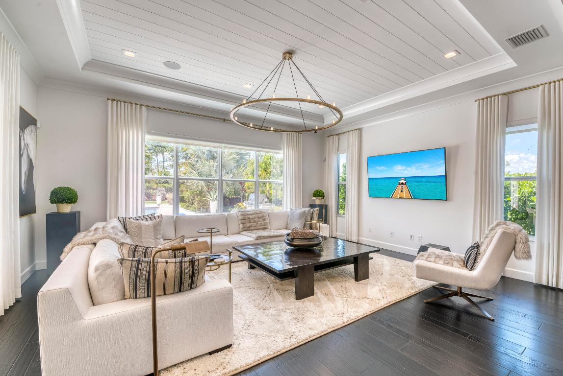 8048 SE Old Plantation Circle