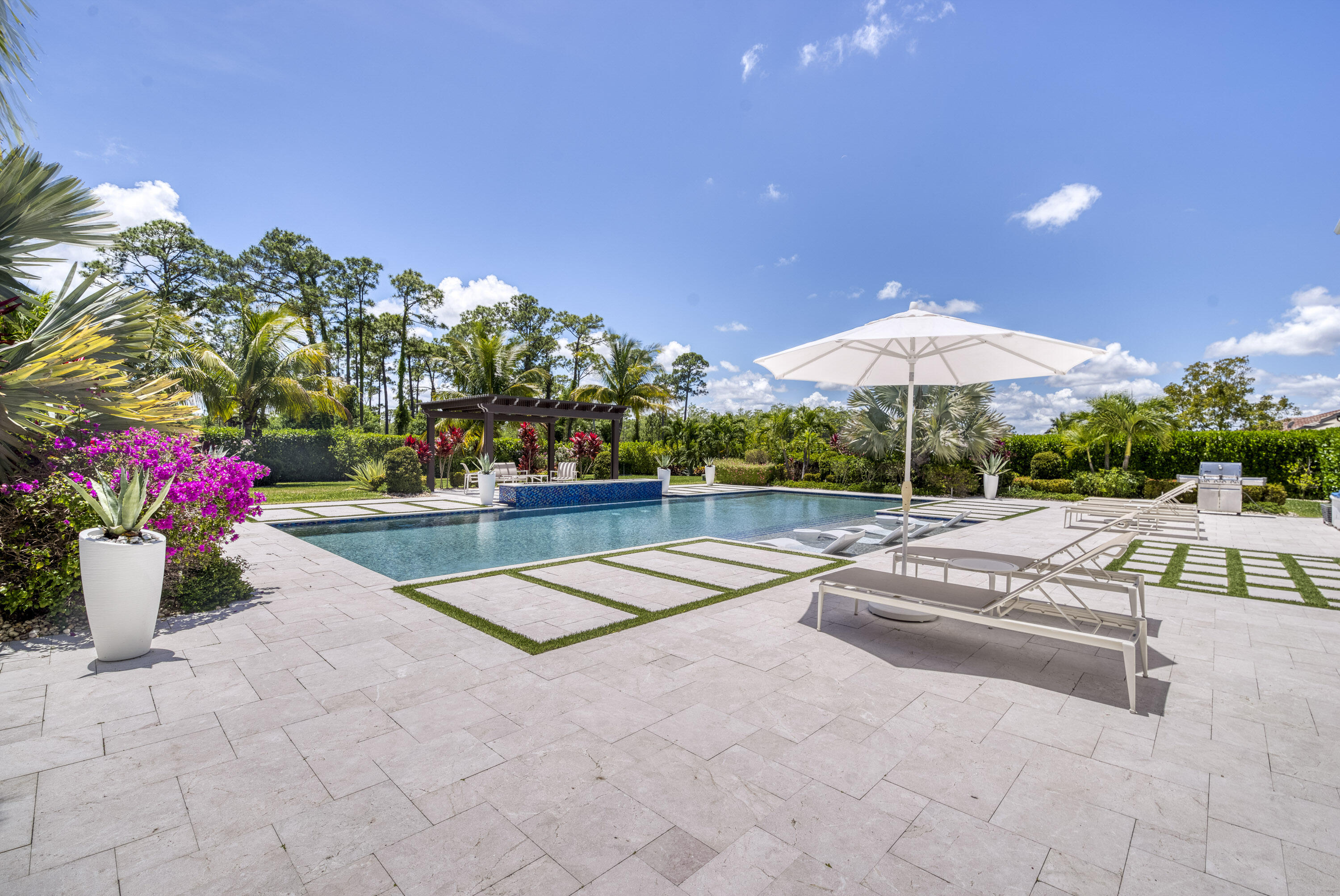 8048 SE Old Plantation Circle