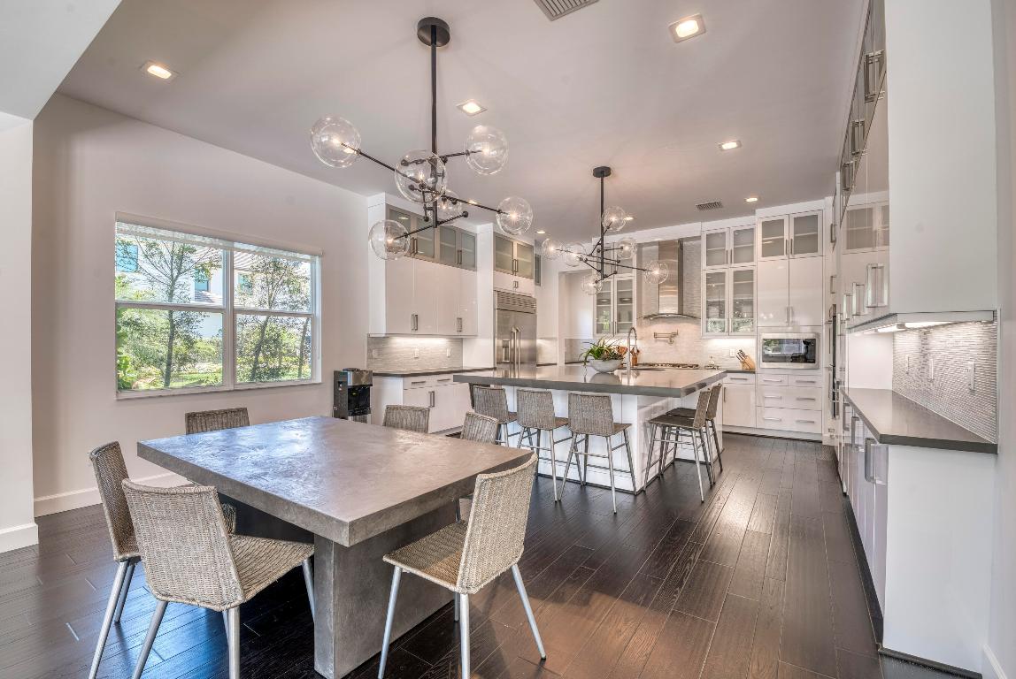 8048 SE Old Plantation Circle