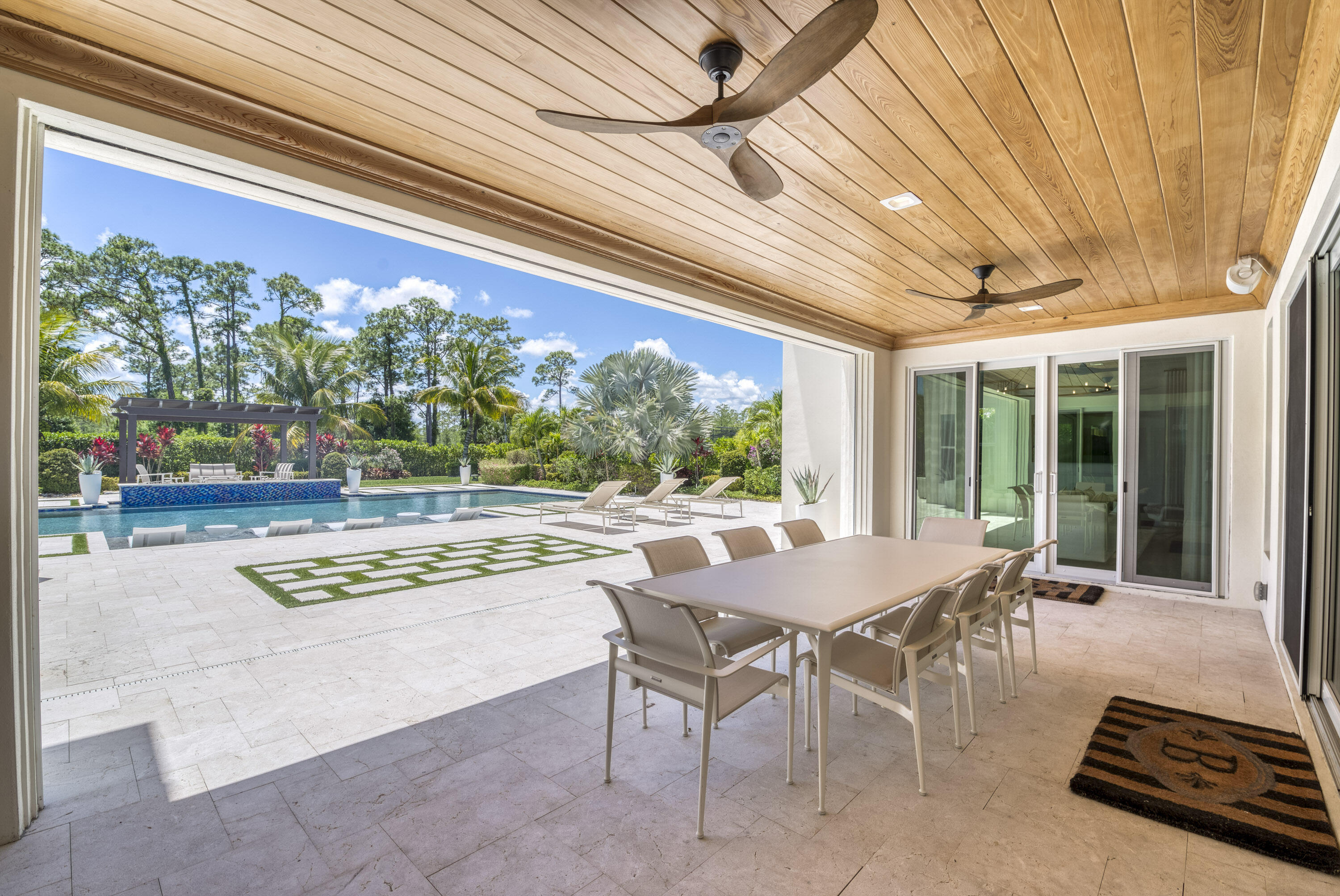 8048 SE Old Plantation Circle